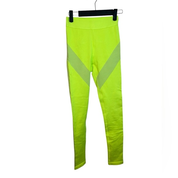 Fabletics Ultra High Waisted Seamless Sprint Leggings - Picture 4 of 6